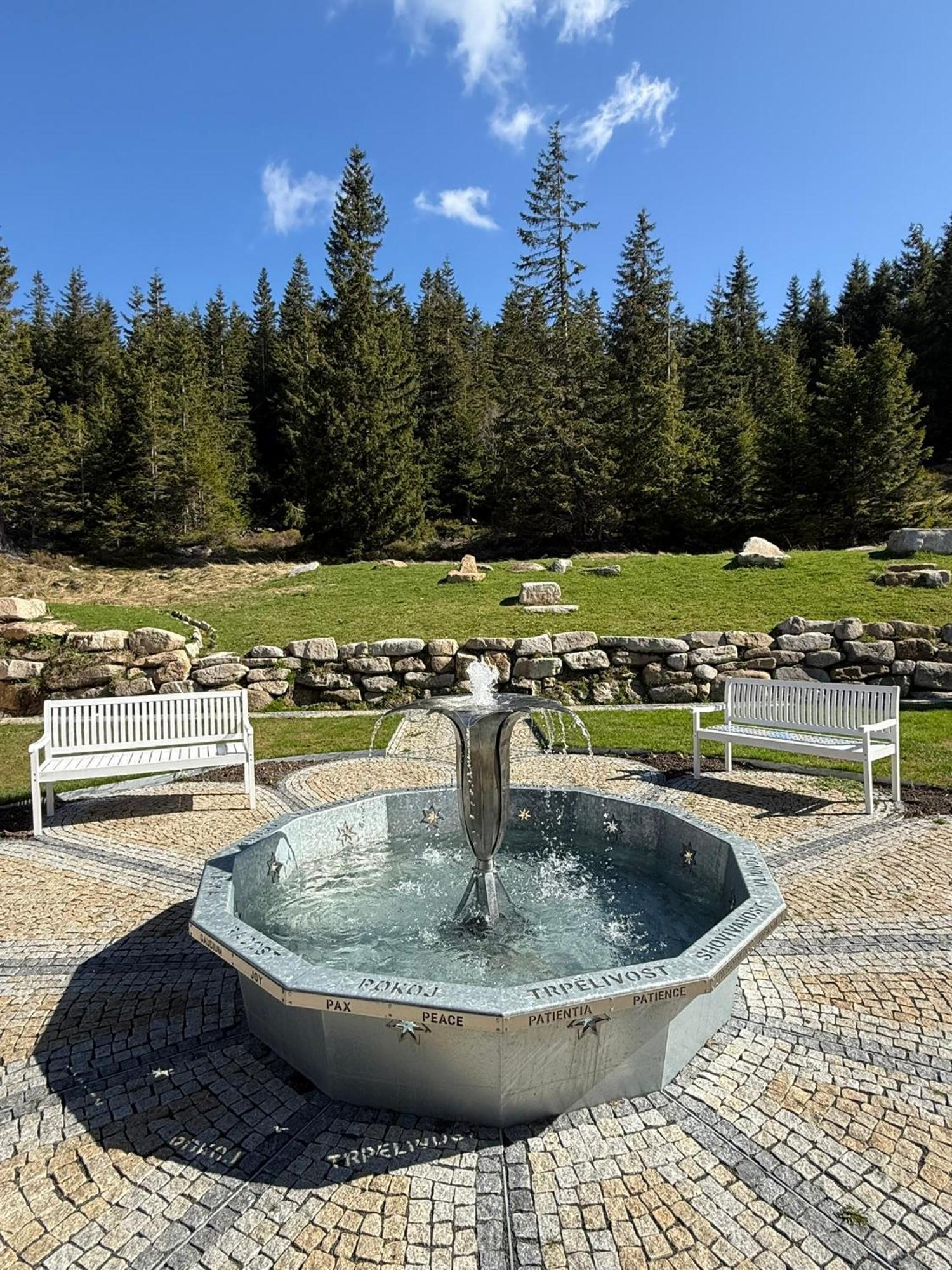 Špindlerŭv Mlýn Erlebachova Bouda, Hotel - Resort Svaty Frantisek מראה חיצוני תמונה